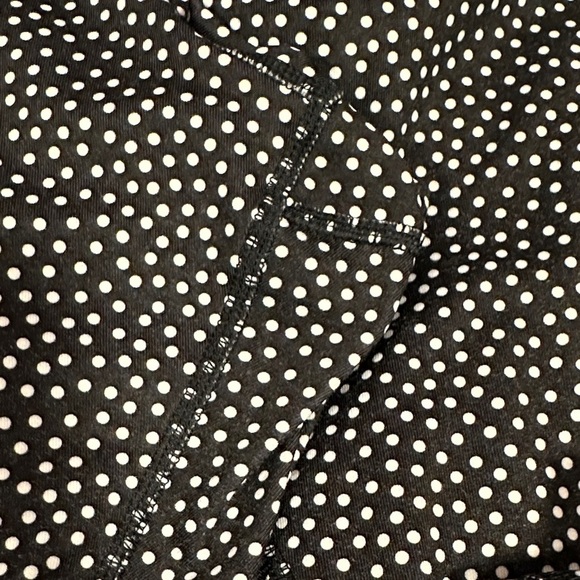 Nike Women’s Black and White Dotted Leggings. Fleece lined for running. EUC - Picture 4 of 12